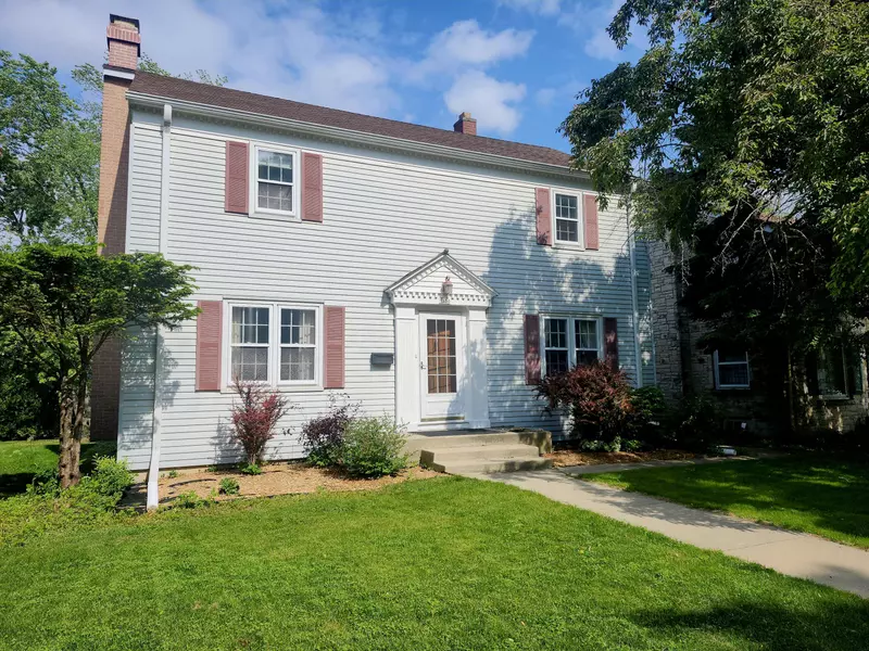 3330 S 47th St, Greenfield, WI 53219