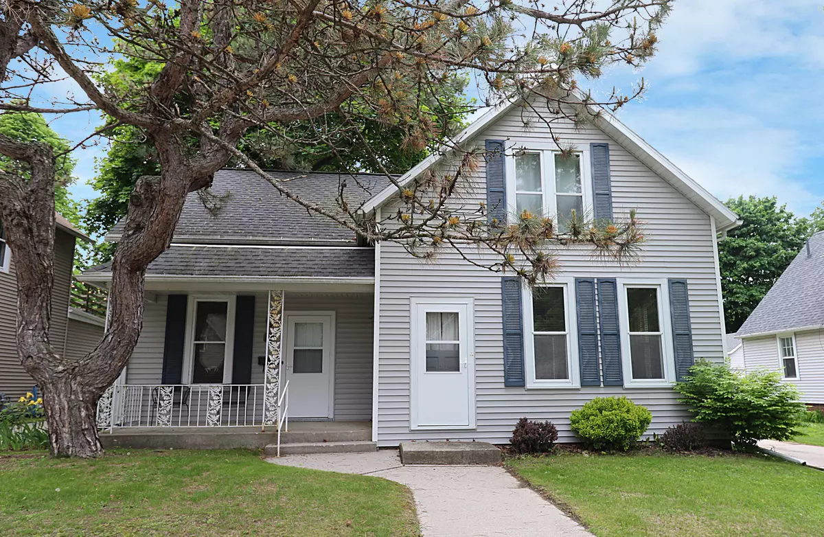 Manitowoc, WI 54220,846 N 12th St