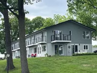 3405 S Browns Lake Dr Unit 39, Burlington, WI 53105