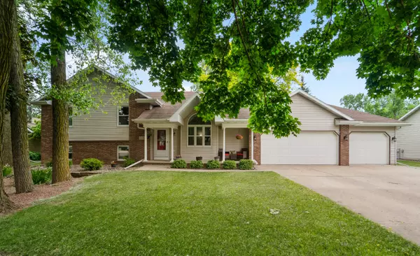 1434 Alcan Dr, Menasha, WI 54952