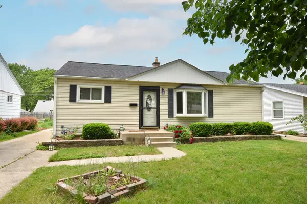 735 S 110th St, West Allis, WI 53214
