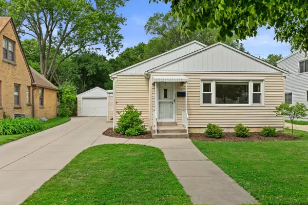 181 N 92nd St, Milwaukee, WI 53226