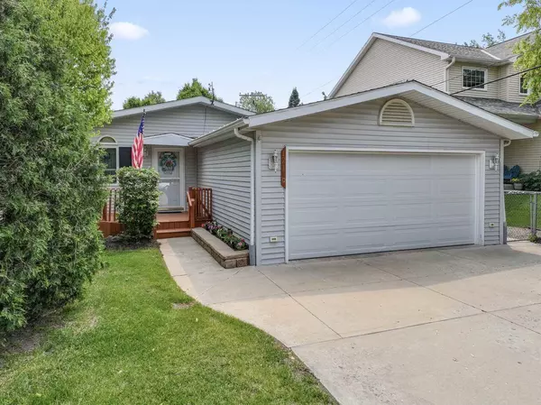12129 221st Ave,  Salem Lakes,  WI 53104