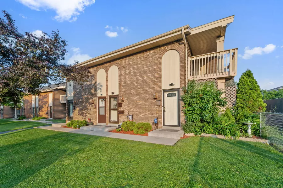 9123 N 85th St Unit B-2, Milwaukee, WI 53224