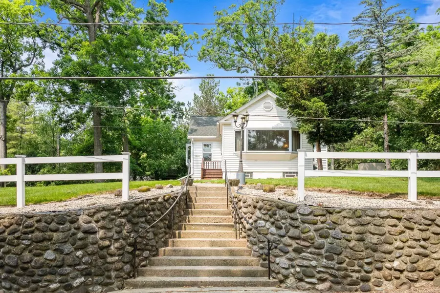 N3189 Violet Rd, Geneva, WI 53147