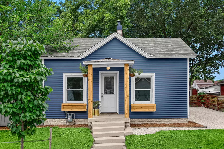 807 Charles St, La Crosse, WI 54603