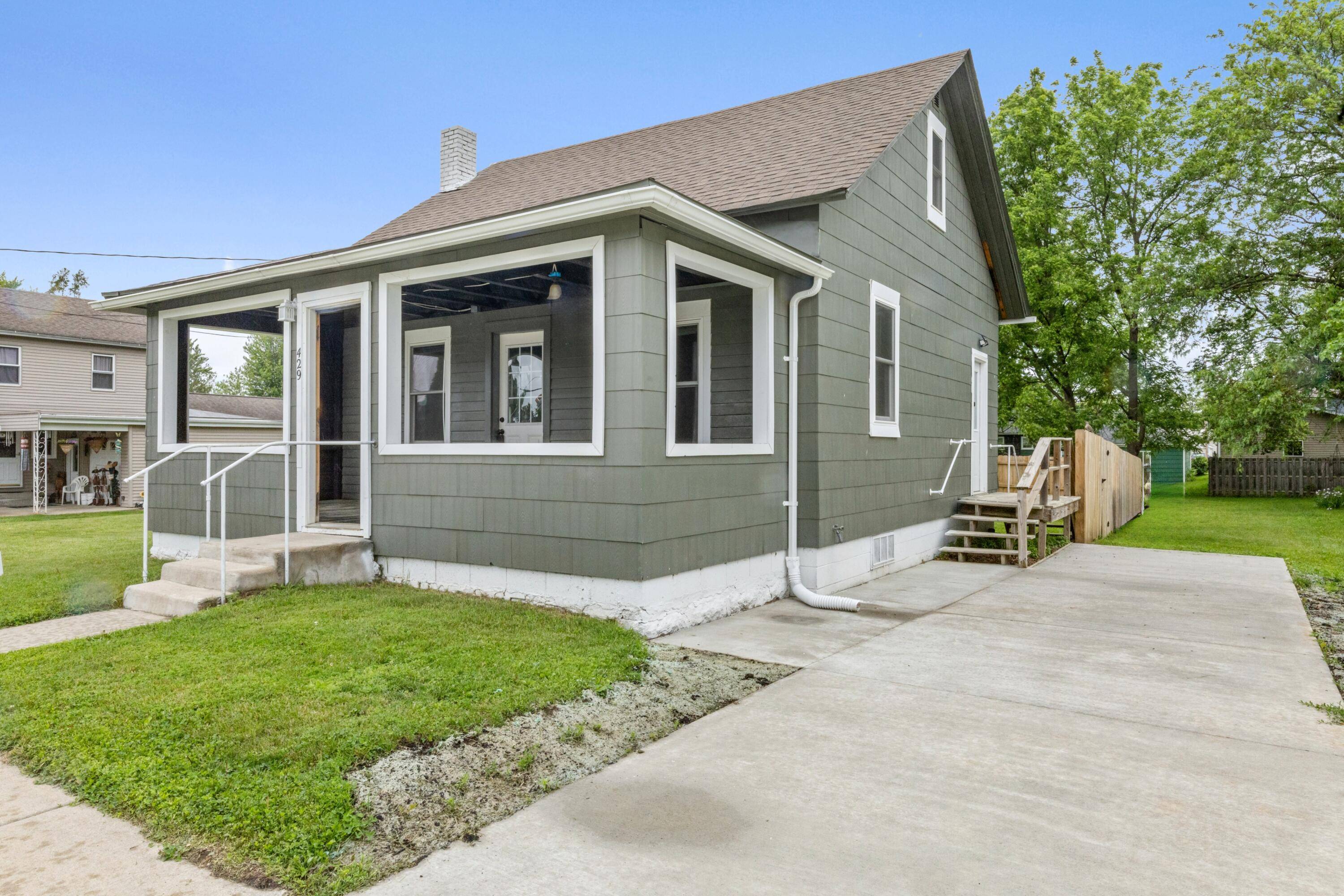 429 W Juneau St, Tomah, WI 54660