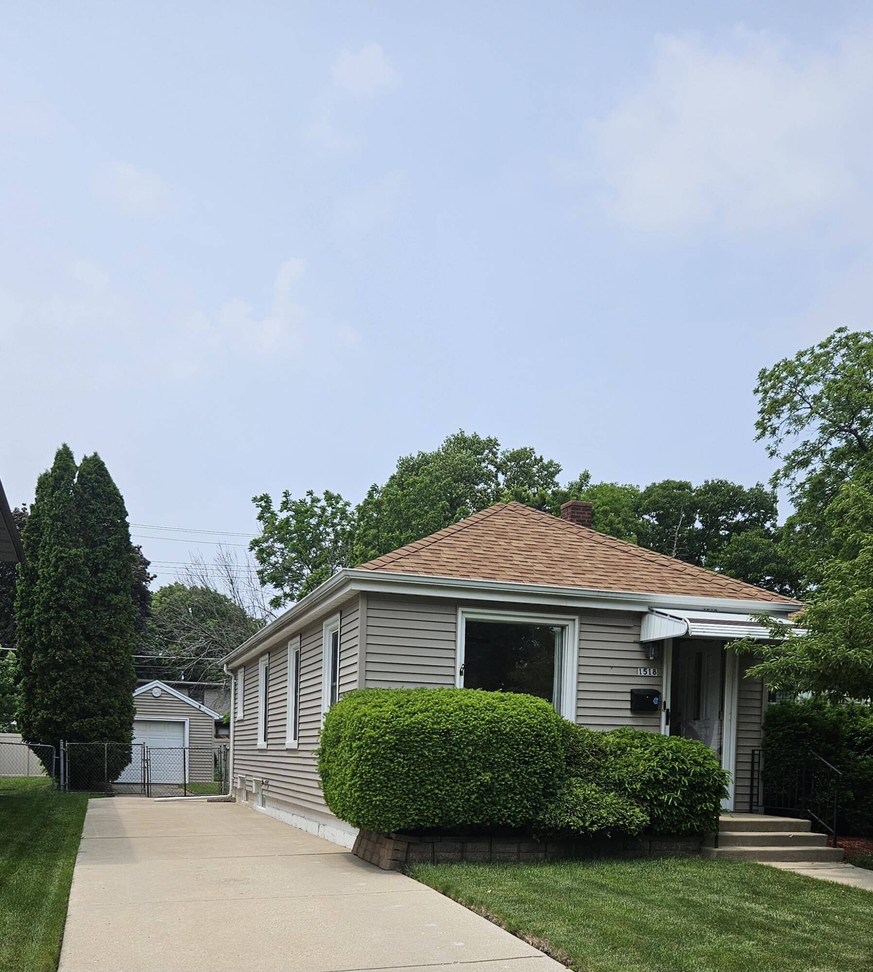1518 Lathrop Ave, Racine, WI 53405