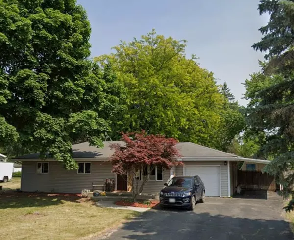 1825 S Browns Lake Dr, Burlington, WI 53105