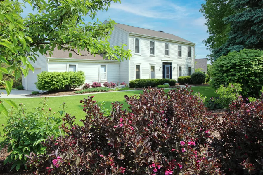 1000 Ridge Rd, Brookfield, WI 53186