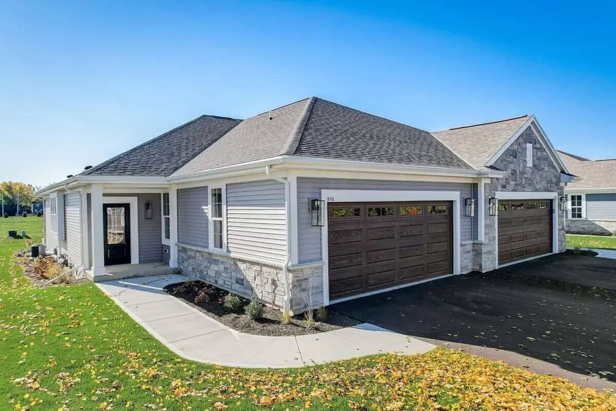 510 Hickory Hollow Rd Unit 0301, Waterford, WI 53185