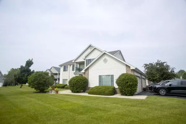 156 Pheasant Run Unit D-4, Johnson Creek, WI 53038