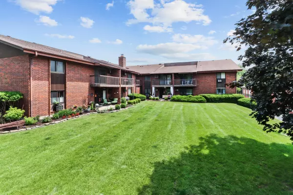 1270 Wisconsin St Unit 209, Lake Geneva, WI 53147