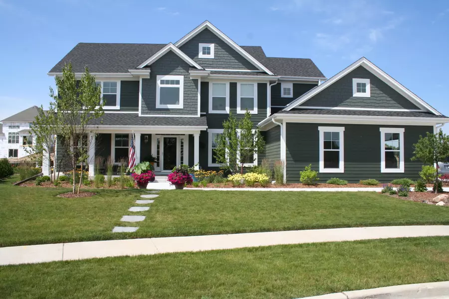 N74W7810 Rolling Meadow Ct, Cedarburg, WI 53012