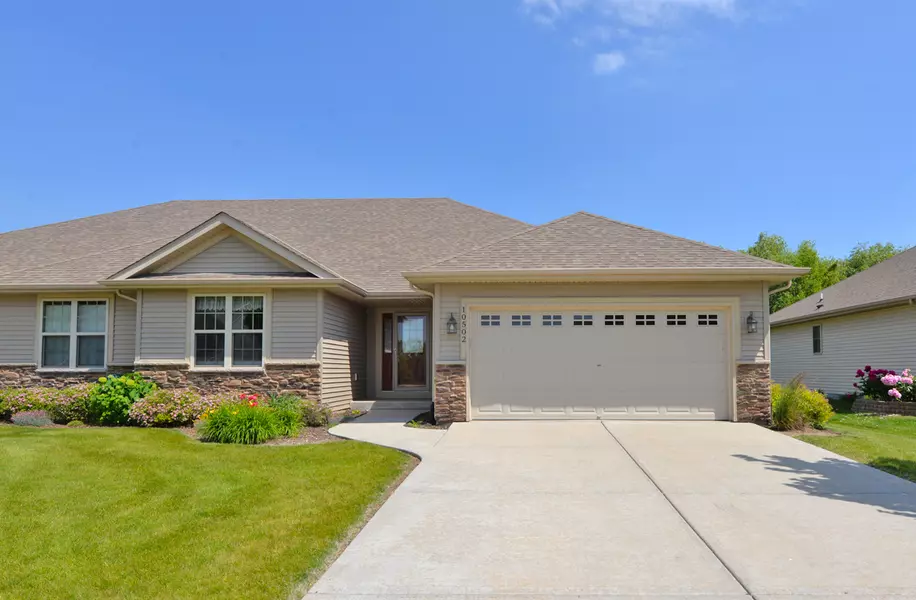 10502 Prairie Crossing Dr, Caledonia, WI 53126