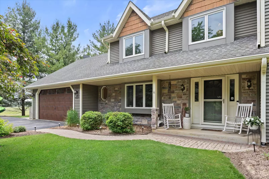 N80W32229 Northbrook Ct, Merton, WI 53029