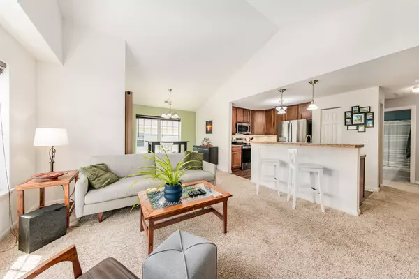 N16W26420 Meadowgrass Cir Unit B, Pewaukee, WI 53072