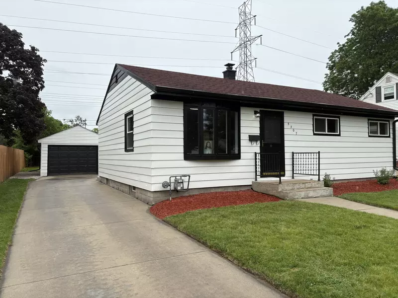 5307 W Tesch Ave, Milwaukee, WI 53220