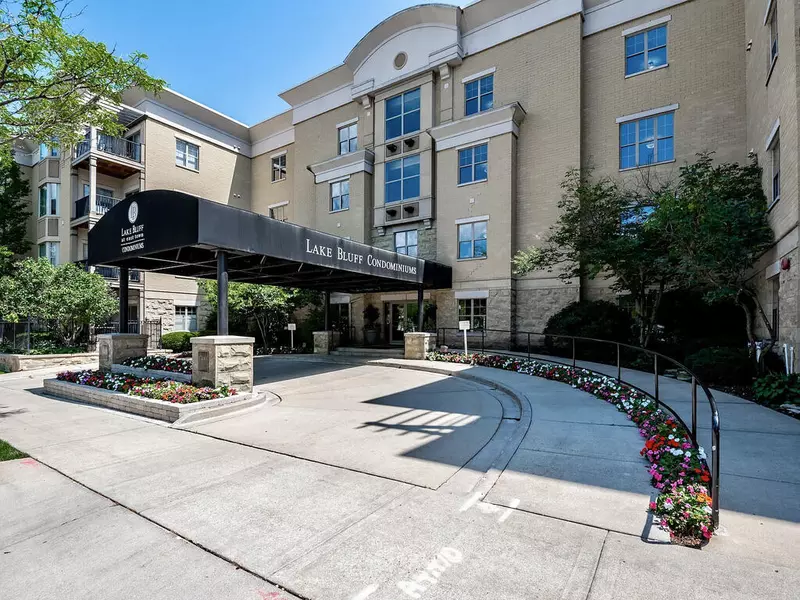 1300 N Prospect Ave Unit 106, Milwaukee, WI 53202