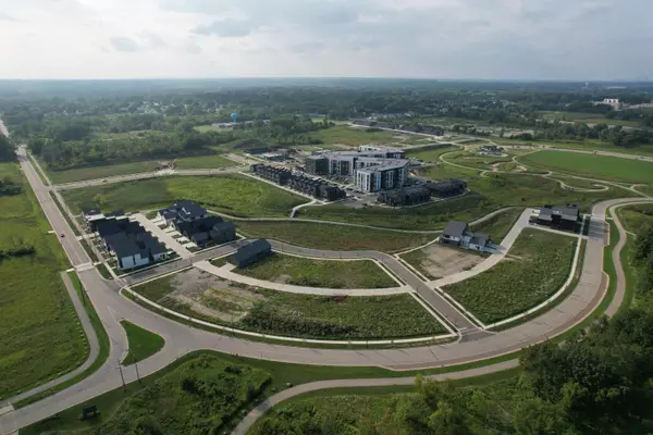 Oak Creek, WI 53154,9401 S Lake Vista Pkwy Unit 3005