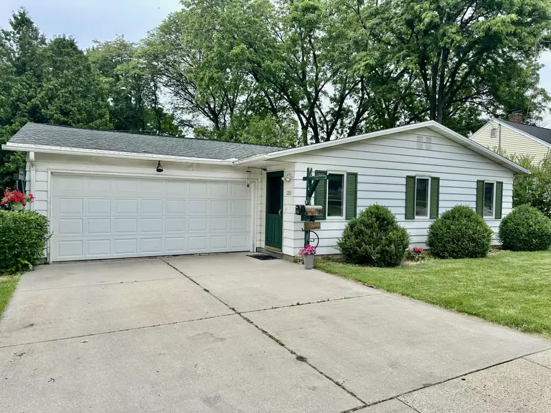 1520 E Main St, Watertown, WI 53094
