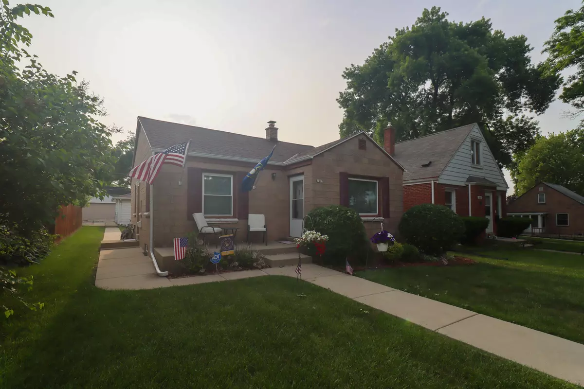 Milwaukee, WI 53219,2807 S 49th St