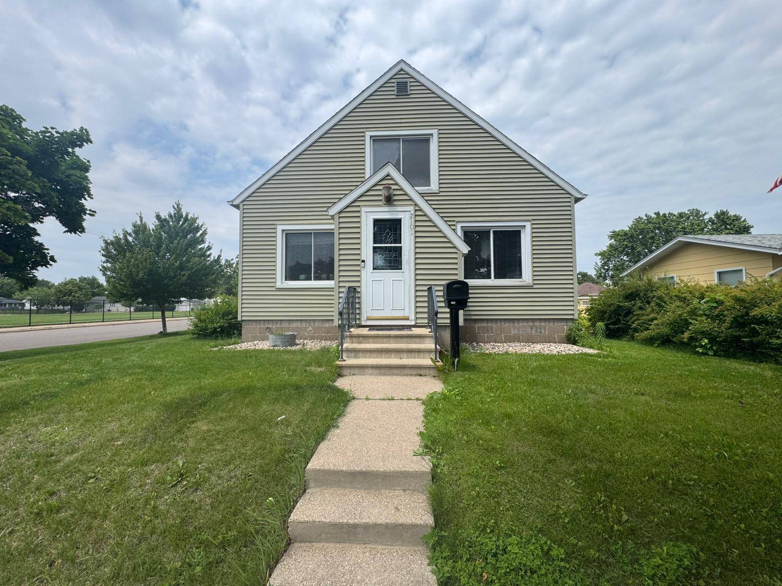2101 Redfield St, La Crosse, WI 54601