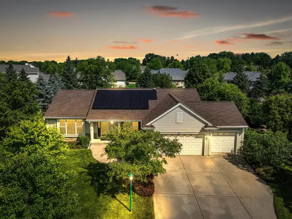 722 Bass Dr,  Waterford,  WI 53185