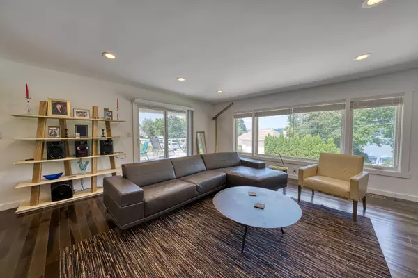 Lake Geneva, WI 53147,915 Mariane Ter