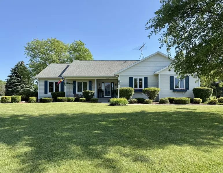 7975 Summit Dr, Delavan, WI 53115