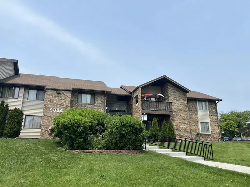 9034 W Lisbon Ave Unit 8, Milwaukee, WI 53222