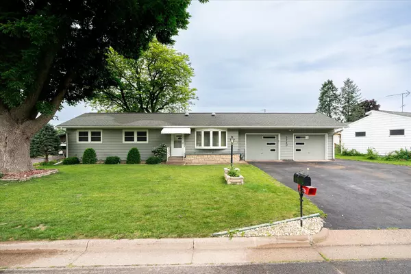 3720 Elm Dr, La Crosse, WI 54601