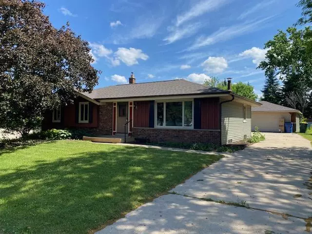 Oak Creek, WI 53154,655 E Mackinac Ave