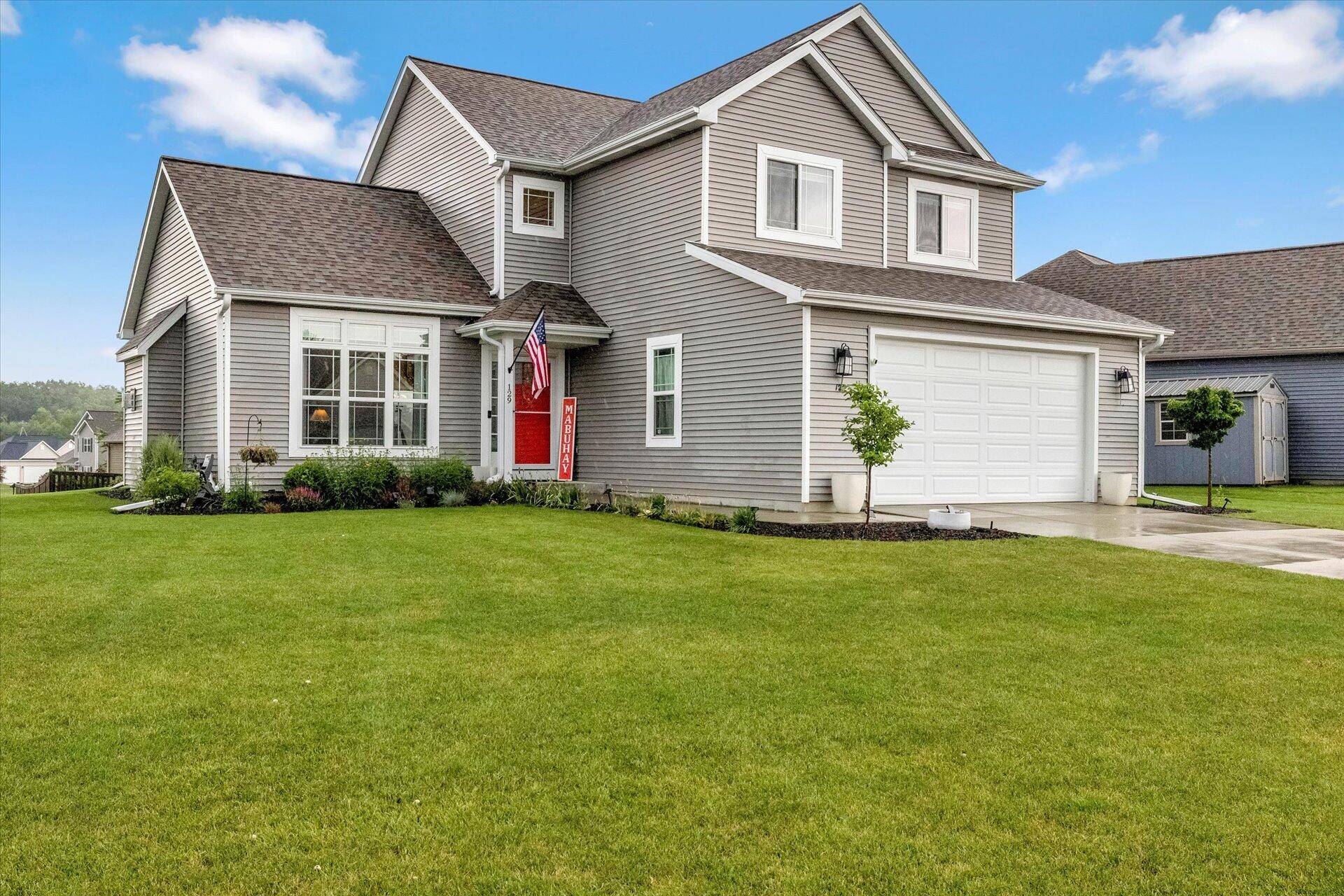 129 N Wild Flower Ln, Elkhorn, WI 53121