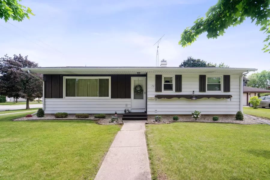 73 N St Josephs Ln, Fond Du Lac, WI 54935