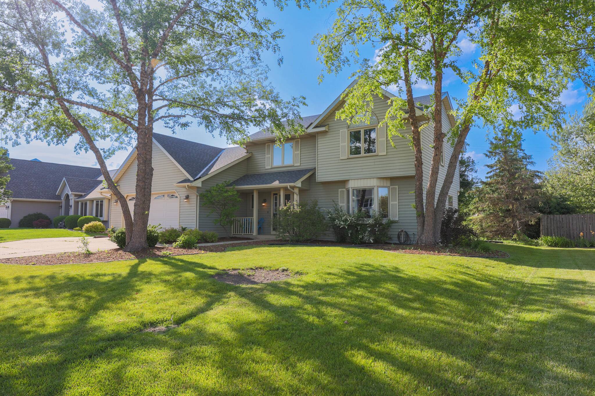 6100 Regency Hills Dr, Mount Pleasant, WI 53406