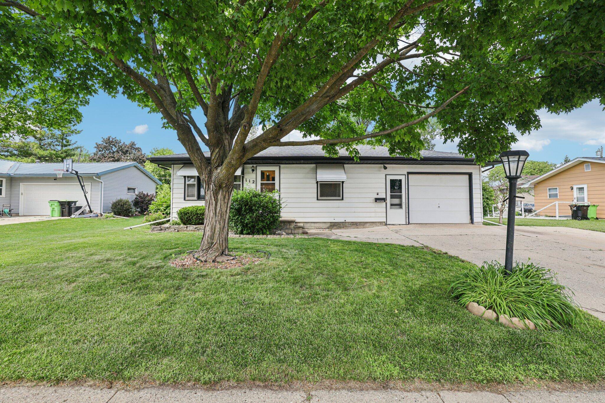 112 Stone St, Beaver Dam, WI 53916