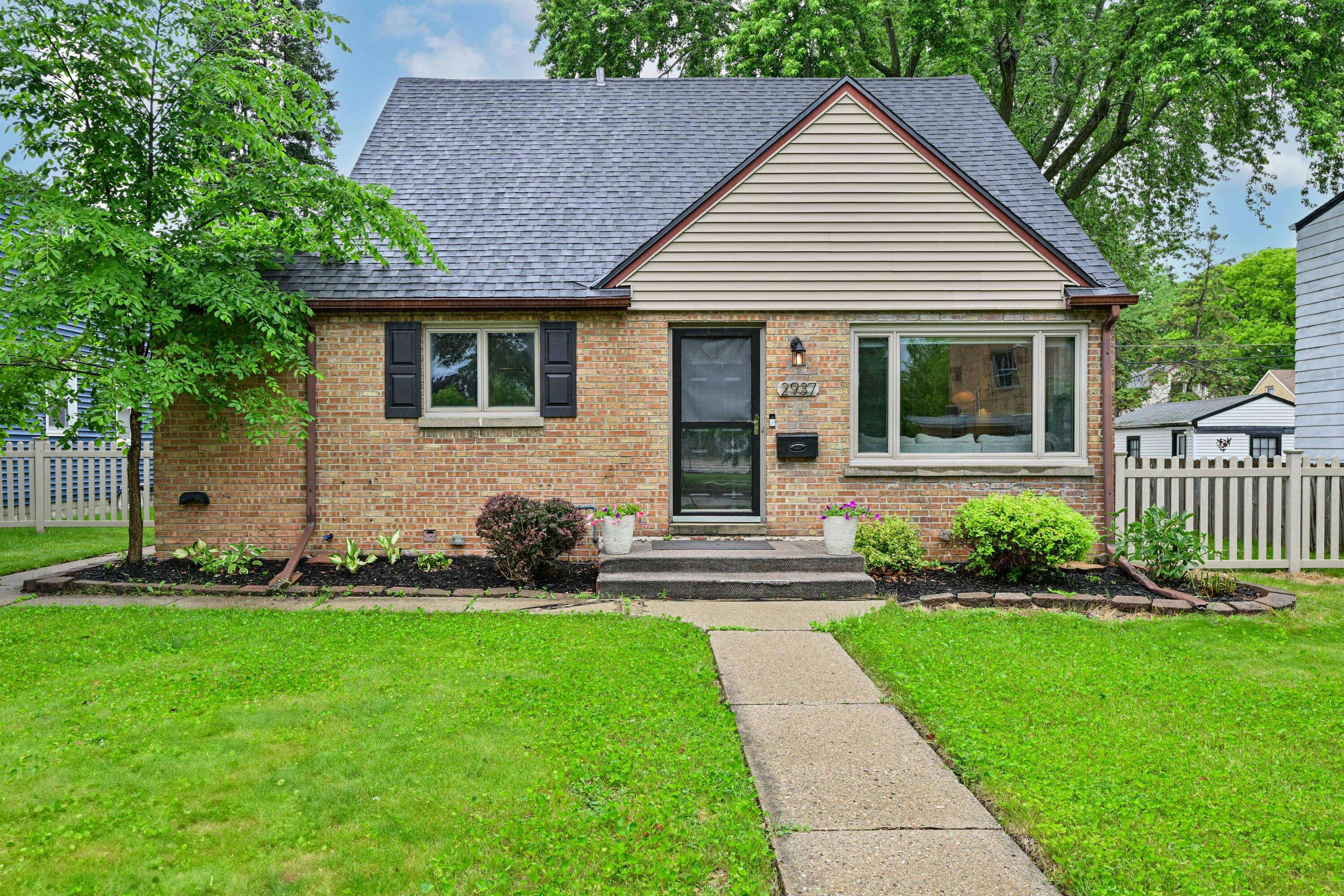 2937 N 81st St, Milwaukee, WI 53222