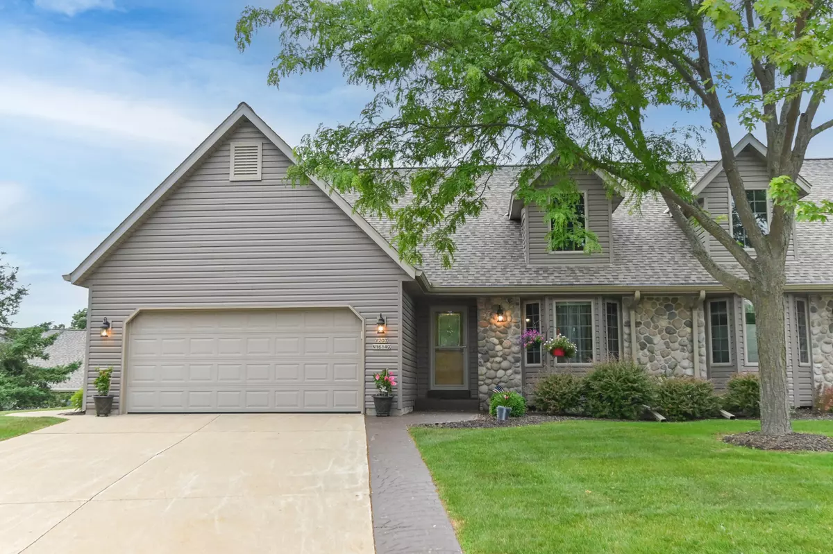 Jackson, WI 53037,W203N16149 Pin Oak Cir