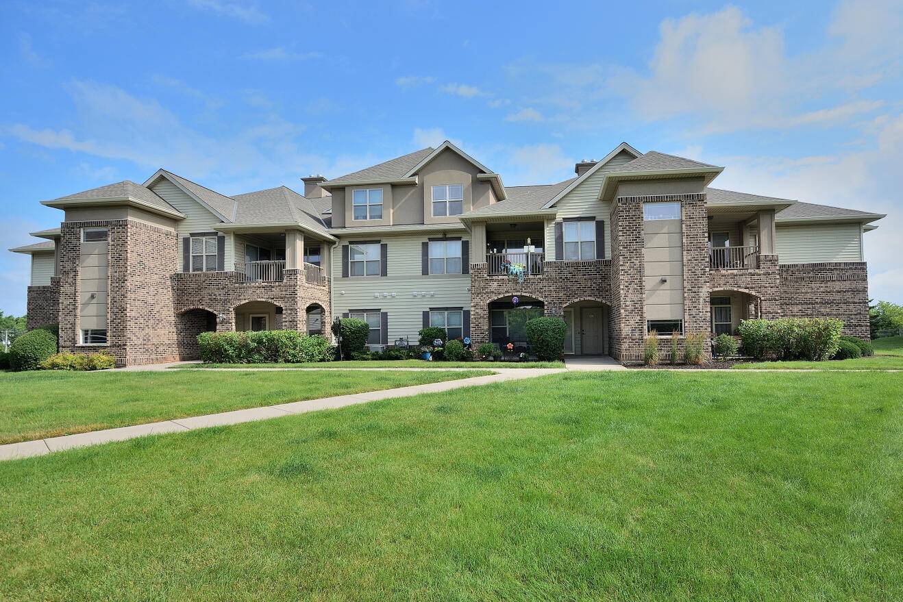 2933 W Drexel Ave Unit 509, Franklin, WI 53132