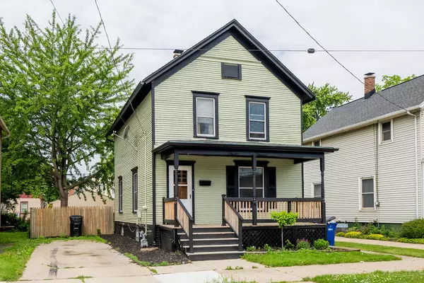 1722 Charles St, Racine, WI 53404