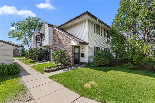 10824 W Donna Dr, Milwaukee, WI 53224