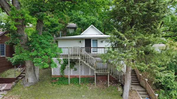 332 Oak Ridge Dr, Twin Lakes, WI 53181