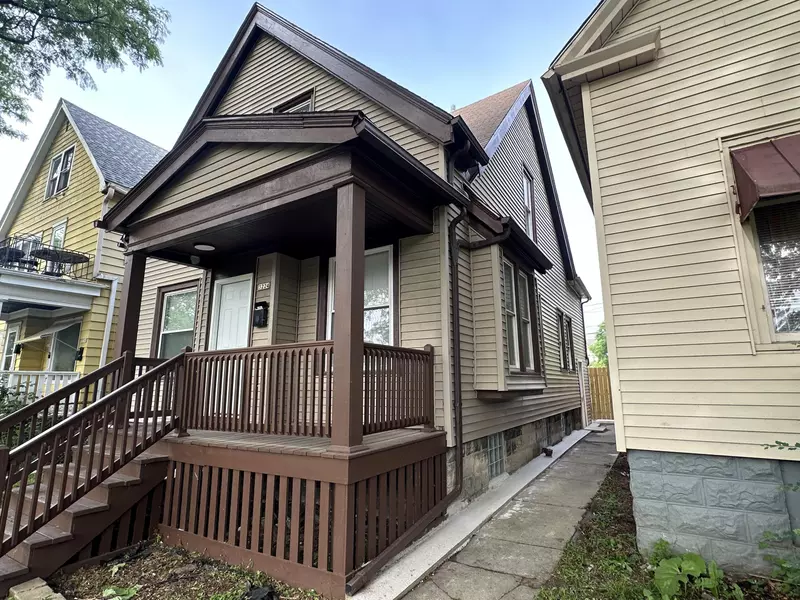 3224 N 24th Pl, Milwaukee, WI 53206