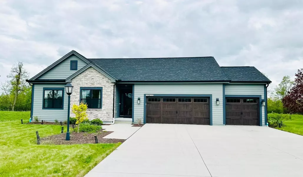 W143N11325 Wrenwood Dr, Germantown, WI 53022