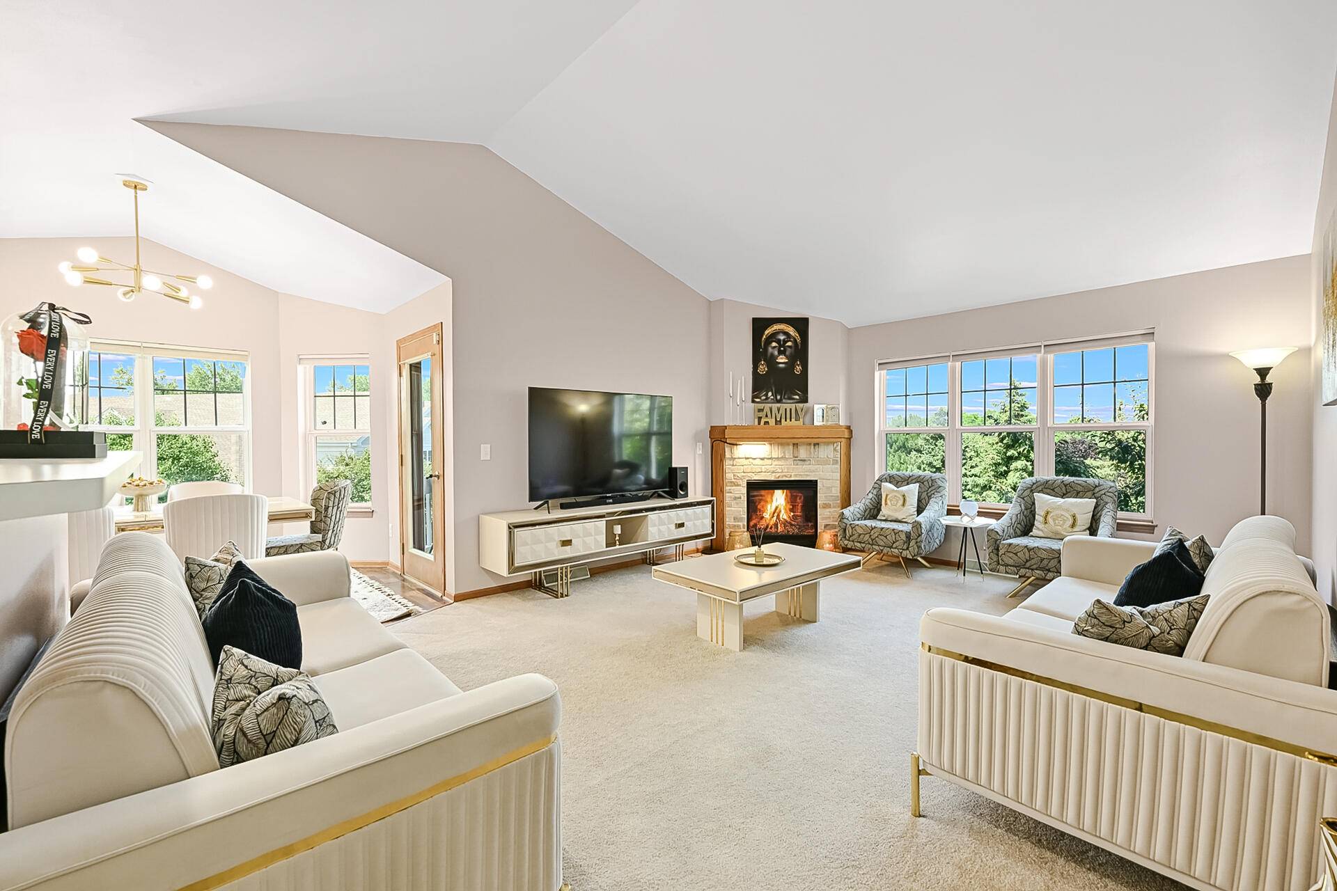 7003 W Rawson Ave, Franklin, WI 53132