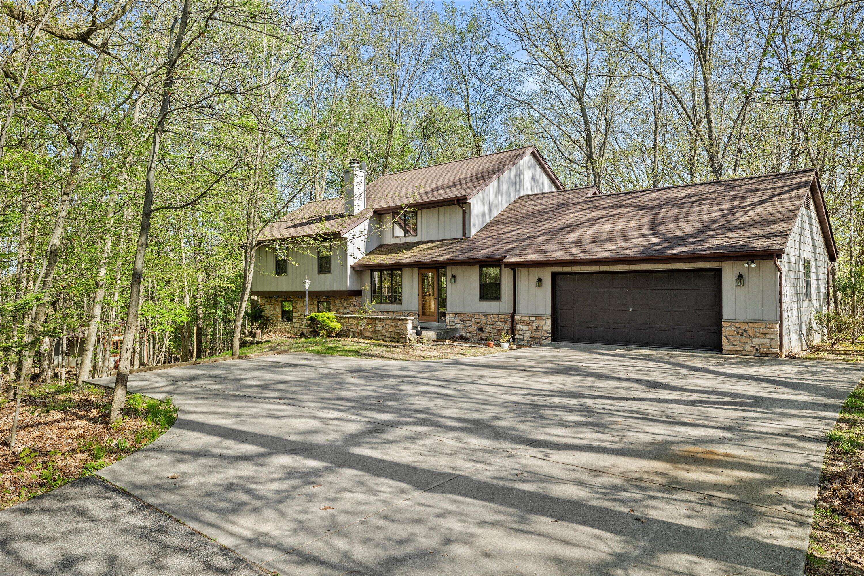5287 Pleasant Hill Rd, Richfield, WI 53027