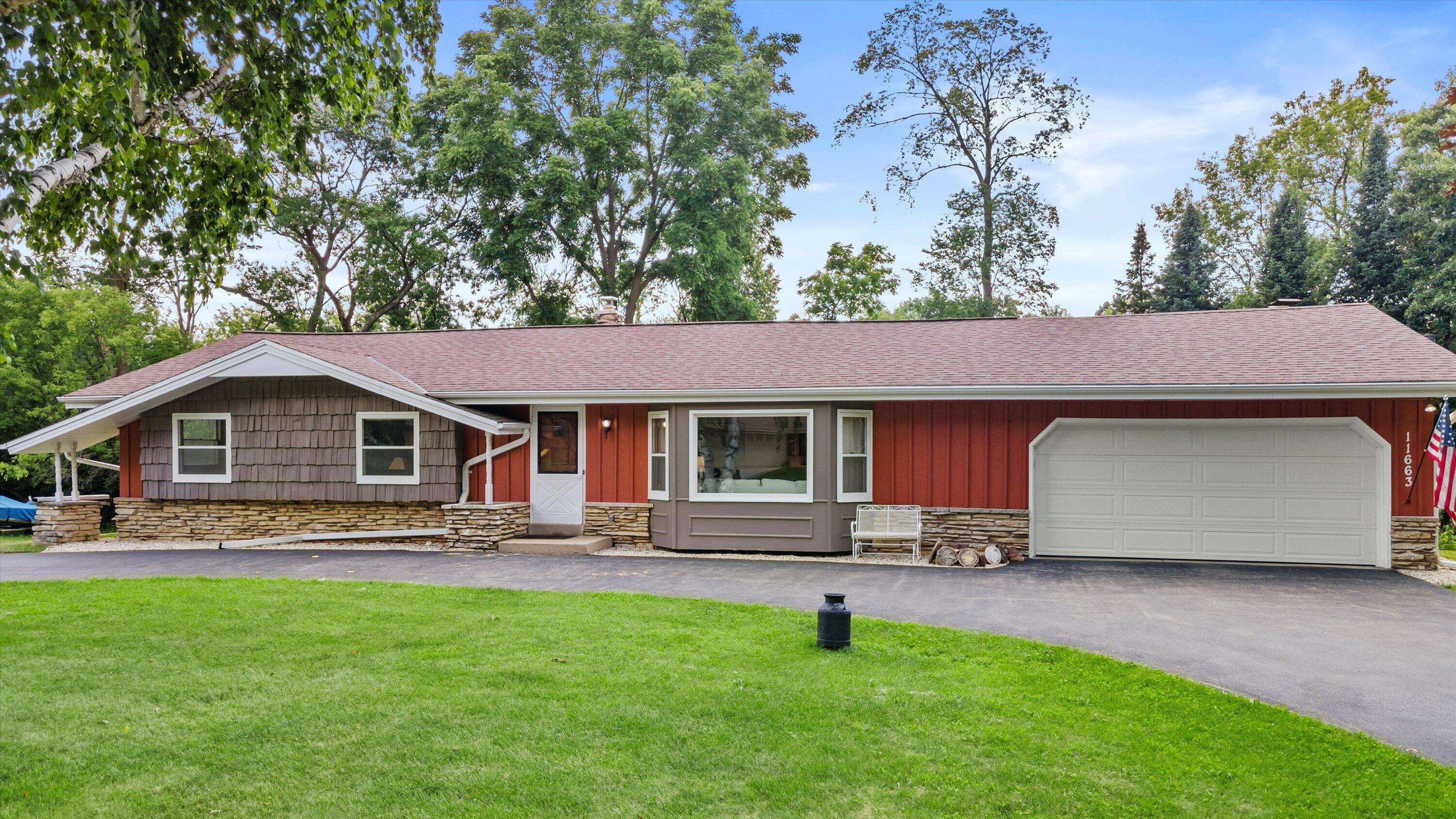 11663 W Sunnybrook Rd, Franklin, WI 53132