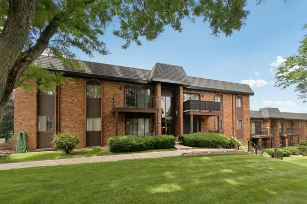 9360 W Forest Home Ave Unit 3, Greenfield, WI 53228
