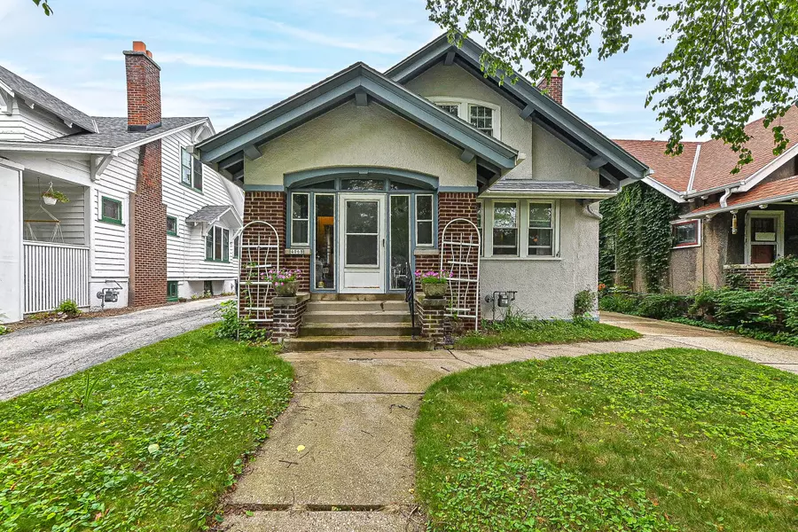 4068 N Prospect Ave, Shorewood, WI 53211